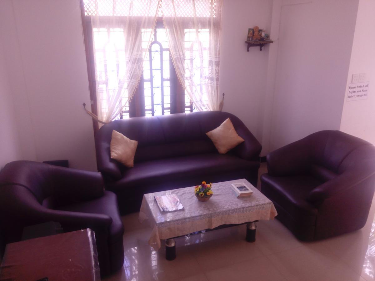 Pubudu'S Villa Hikkaduwa Esterno foto